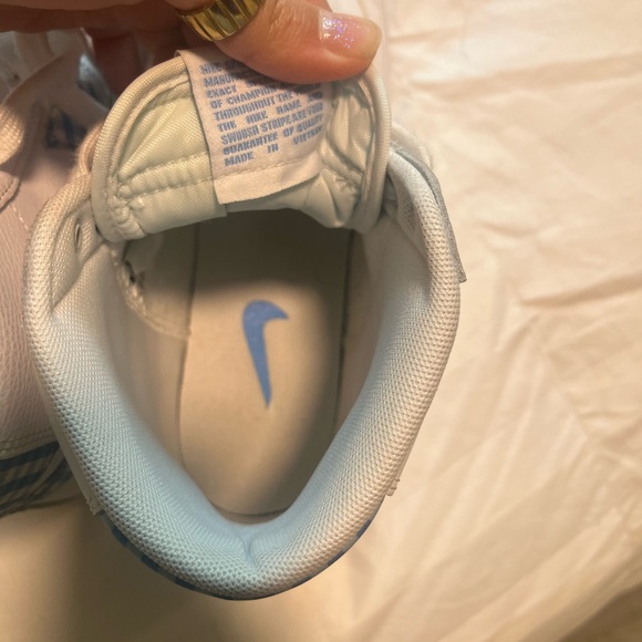 Hi-top nikes size 9.5 - Picture 5 of 7